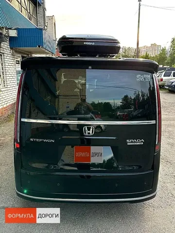 ENROAD Nomadix Pro XL Slim 400-E на Honda STEPWGN — вид автомобиля с установленным автобоксом, другой ракурс