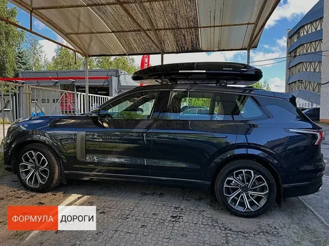 ENROAD Nomadix Pro XL Slim 400-E на Nordcross 001 / Lynk & Co 09 — общий ракурс автомобиля с установленным автобоксом