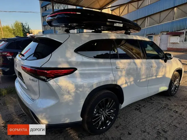 ENROAD Nomadix Pro XXL Slim 450-E на Toyota Highlander — общий ракурс автомобиля с установленным автобоксом
