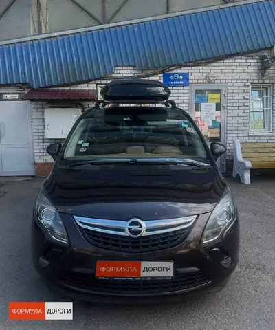 ENROAD Nomadix Pro XXL Slim-450 на Opel Zafira Tourer C — крупный план автобокса и креплений